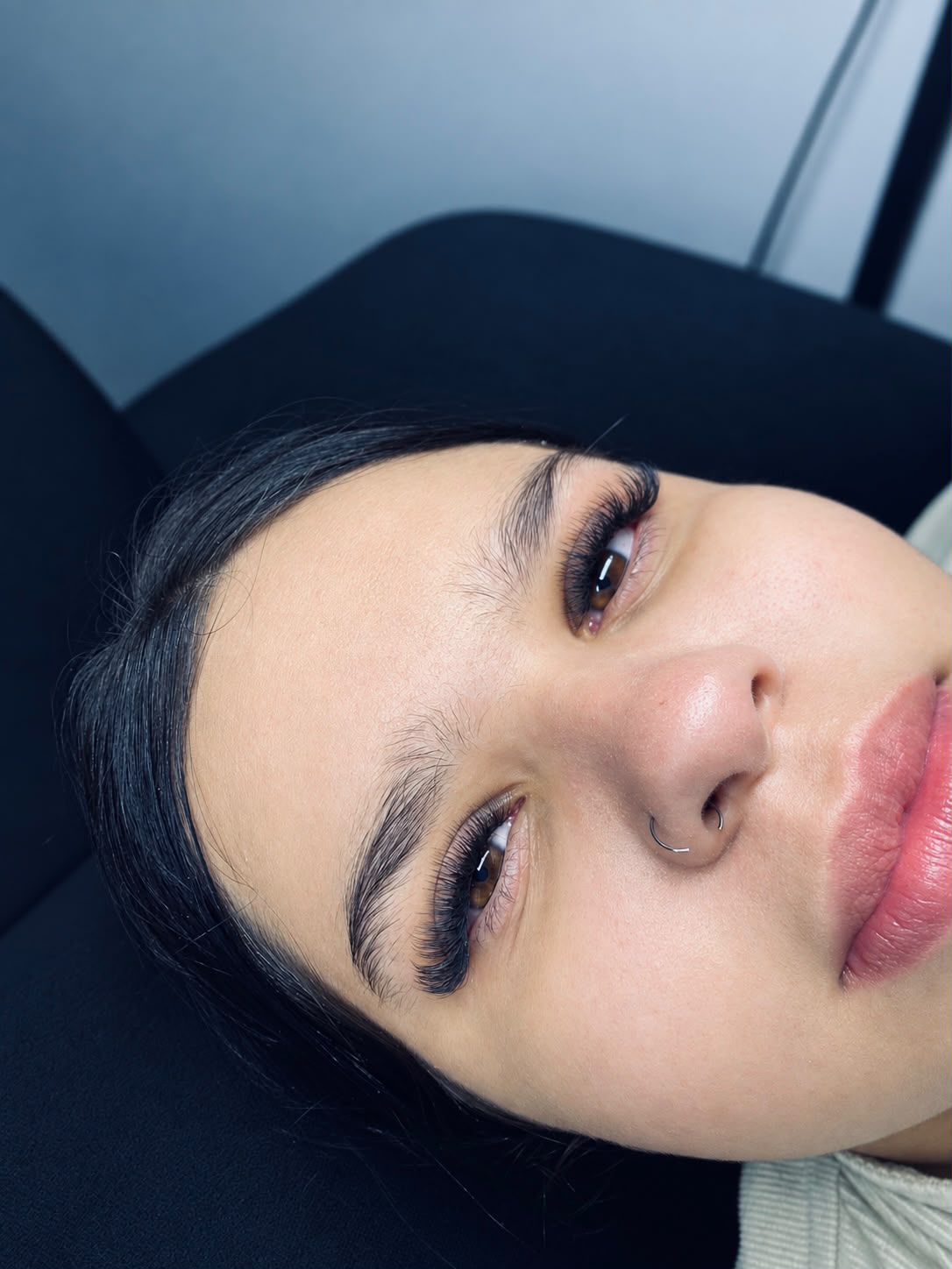 Extensão de cílios feita pelo Studio Bia Silva